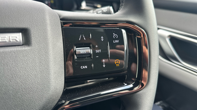 Land Rover Range Rover Velar 3.0 D300 MHEV Belgravia Edition Satin 5dr Auto Diesel Estate - Image 48